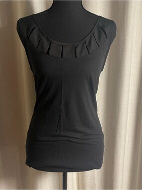 Banana Republic Black Pleated Neck Sleeveless Top - Women